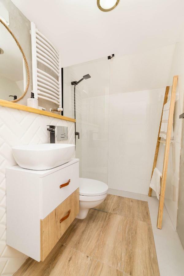 Skyway Apartment Торунь Екстер'єр фото